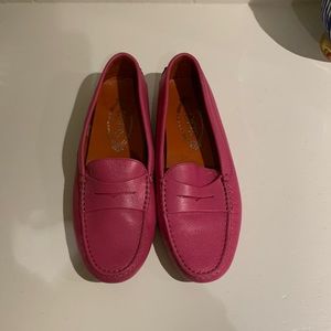 Tod’s pink penny loafer